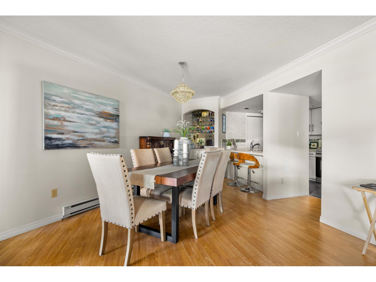 402 15025 VICTORIA AVENUE