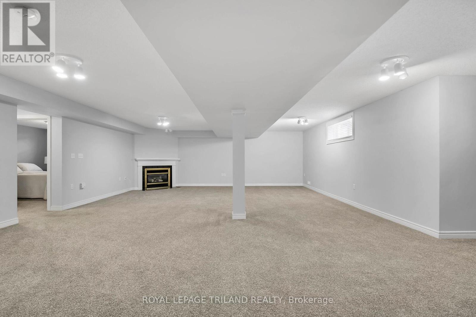 121 - 2025 MEADOWGATE BOULEVARD