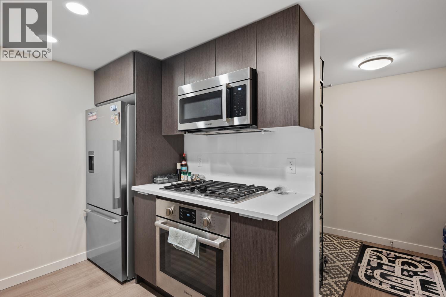 708 8699 HAZELBRIDGE WAY