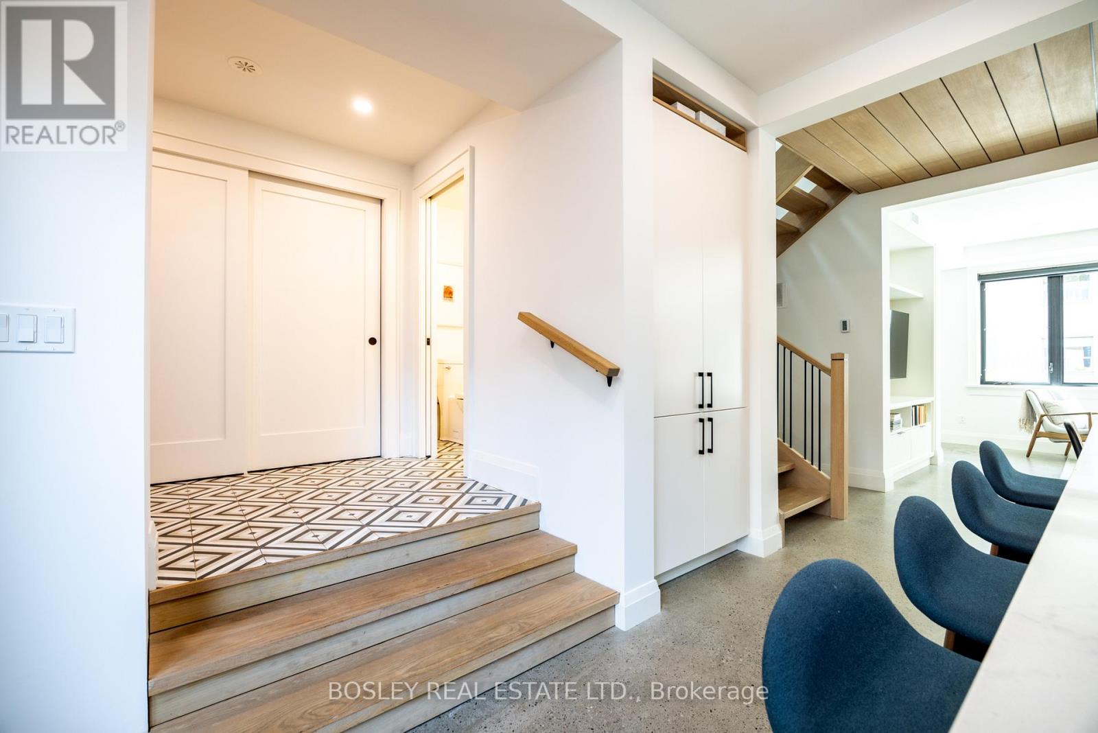 UNIT 2 - 12- R COLERIDGE AVENUE