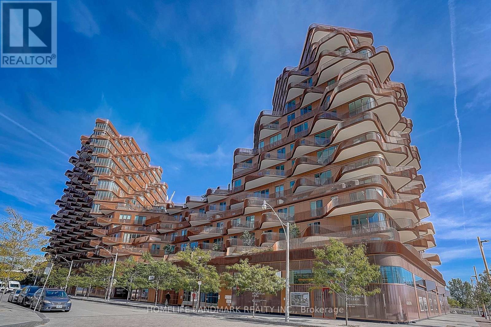 1122 - 155 MERCHANTS' WHARF