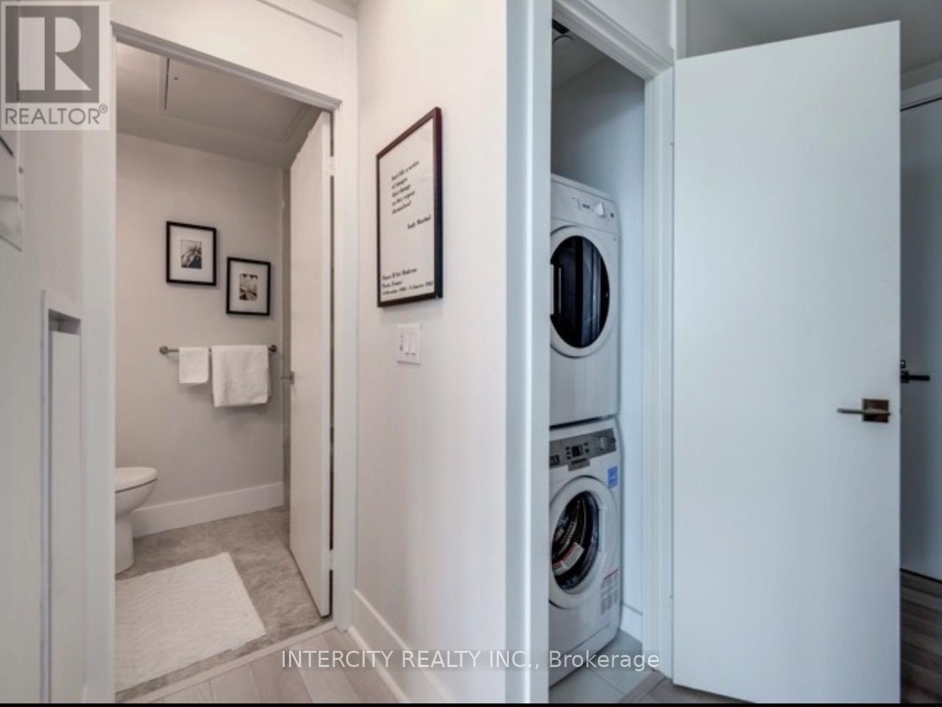 1802 - 32 DAVENPORT ROAD