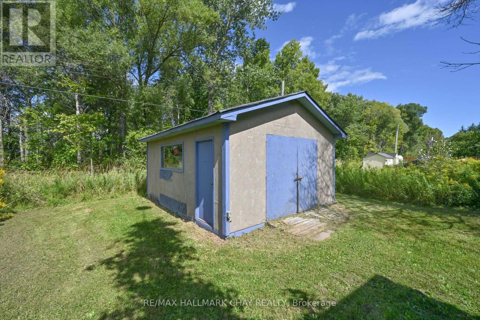 32 SHAMROCK CRESCENT