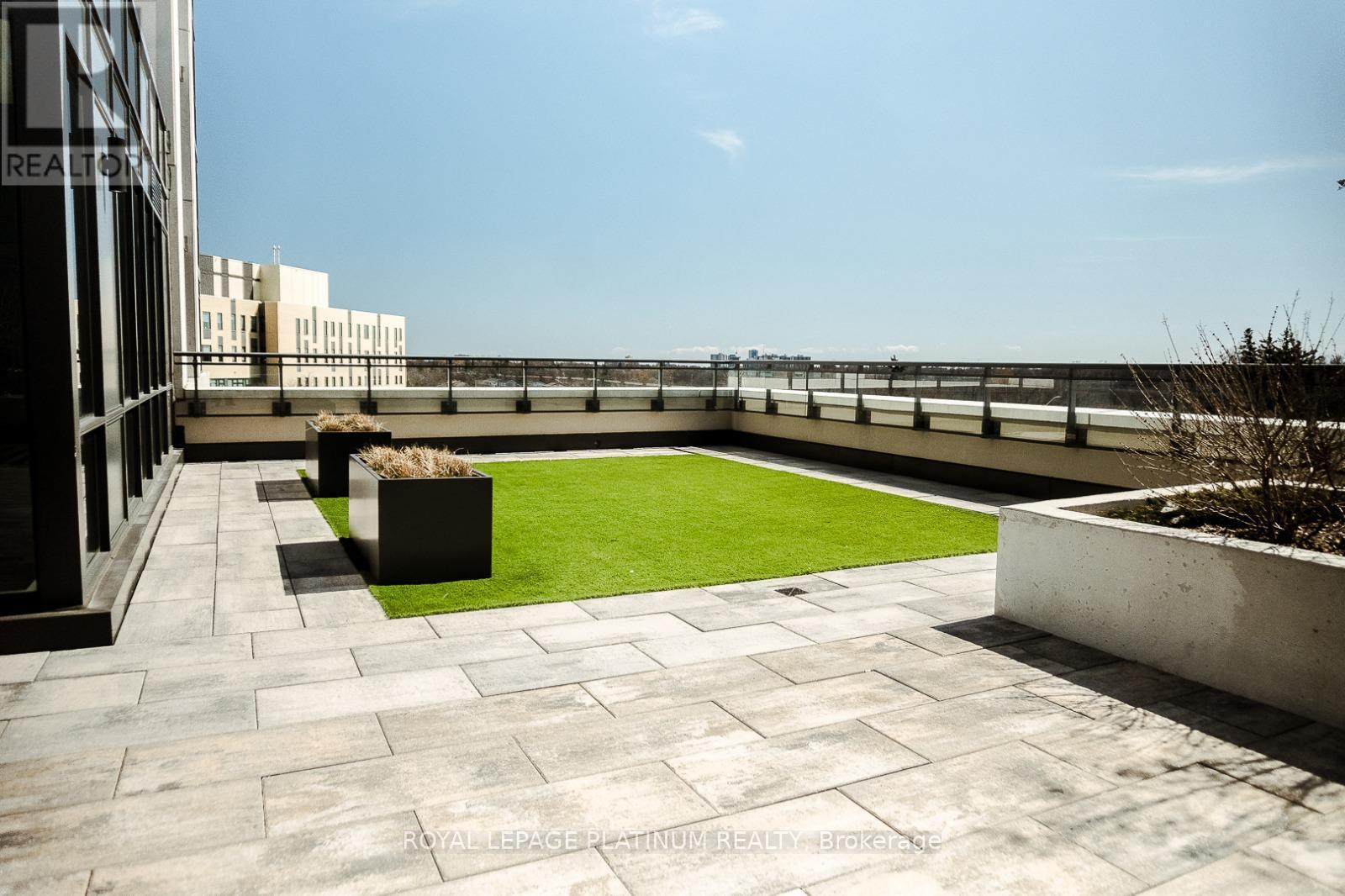 2305 - 15 LYNCH STREET