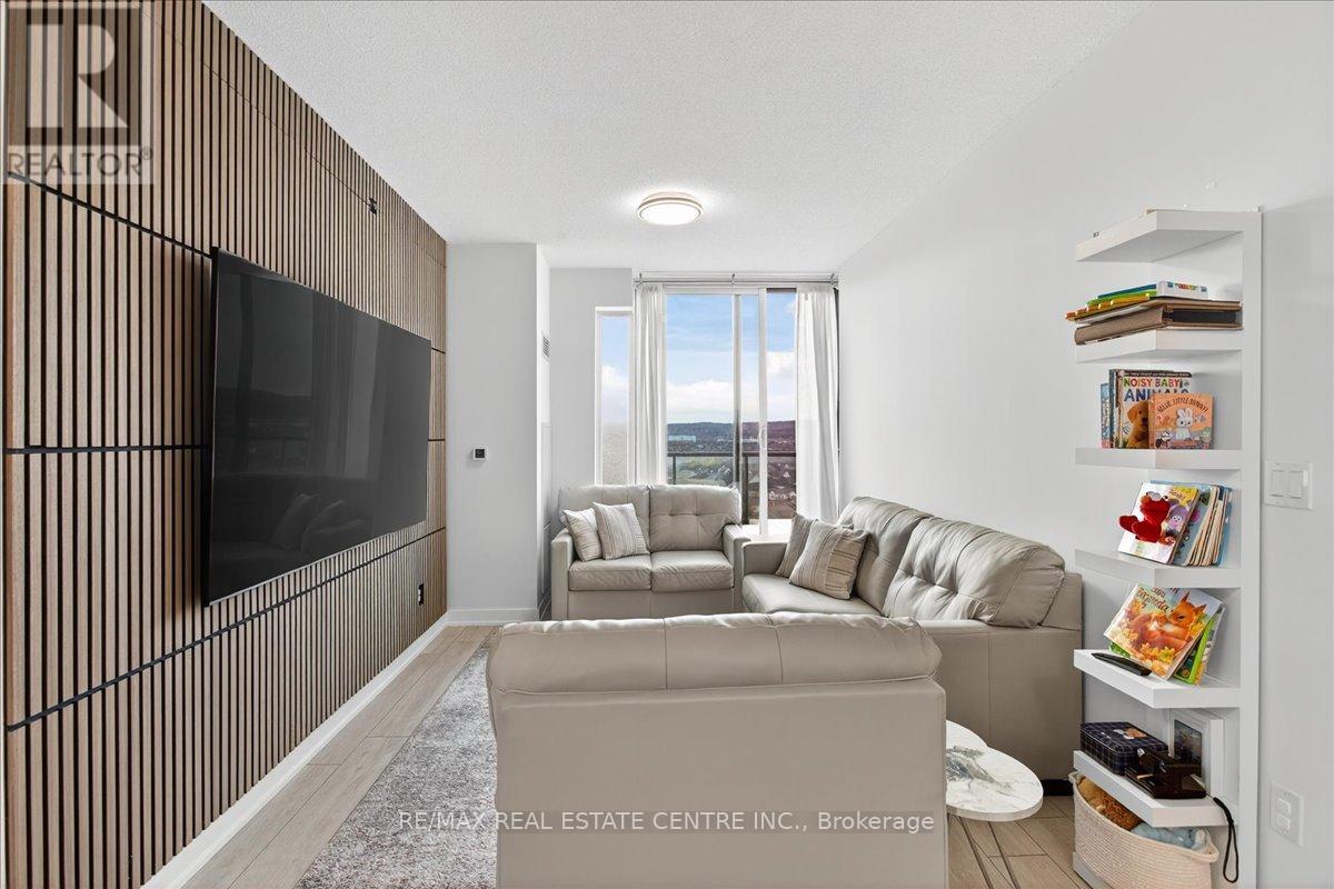 B1016 - 3200 DAKOTA COMMON