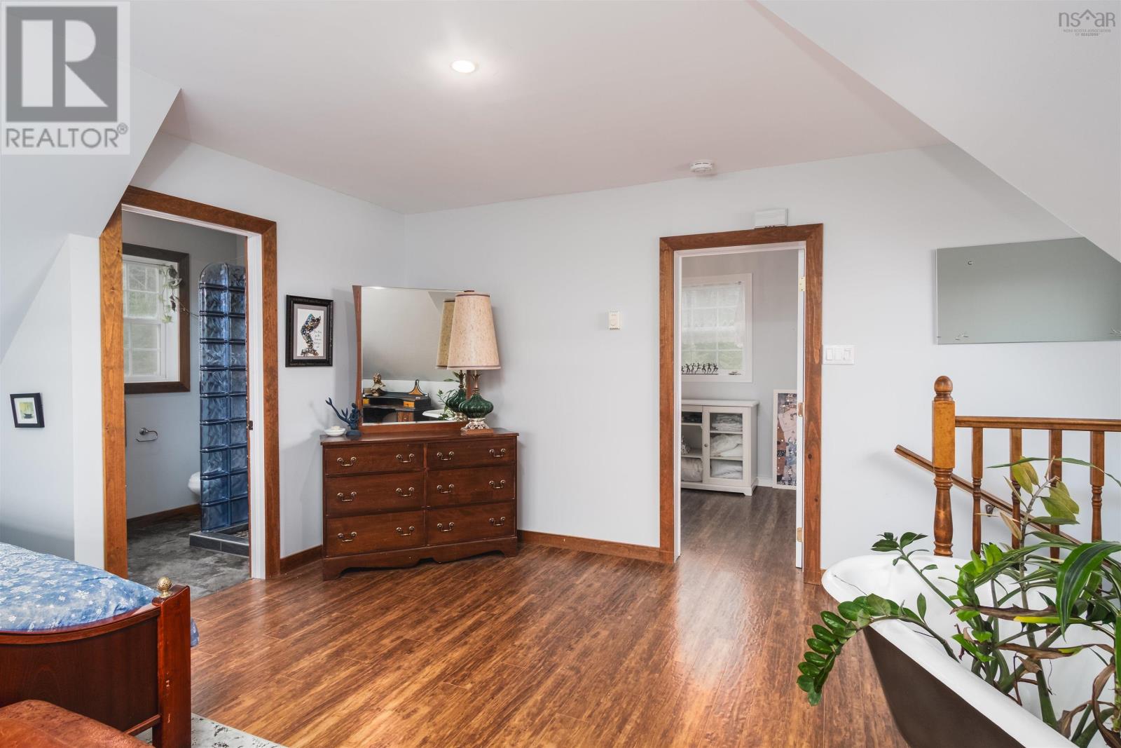 10198 Grenville Street