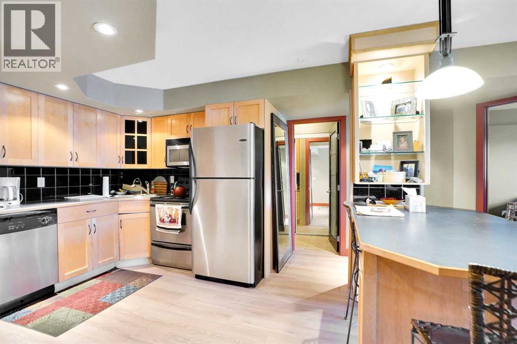 305, 717 4A Street NE