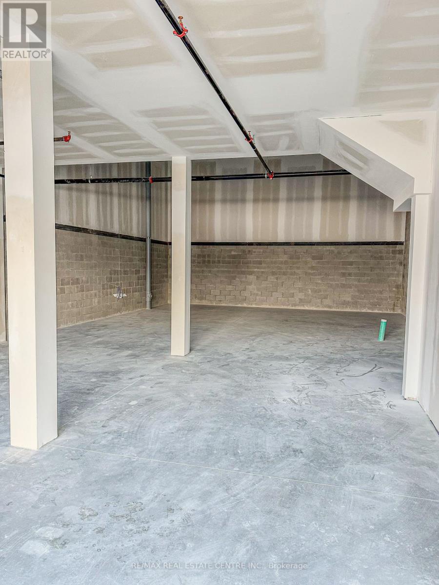 17 - 587 HANLON CREEK BOULEVARD