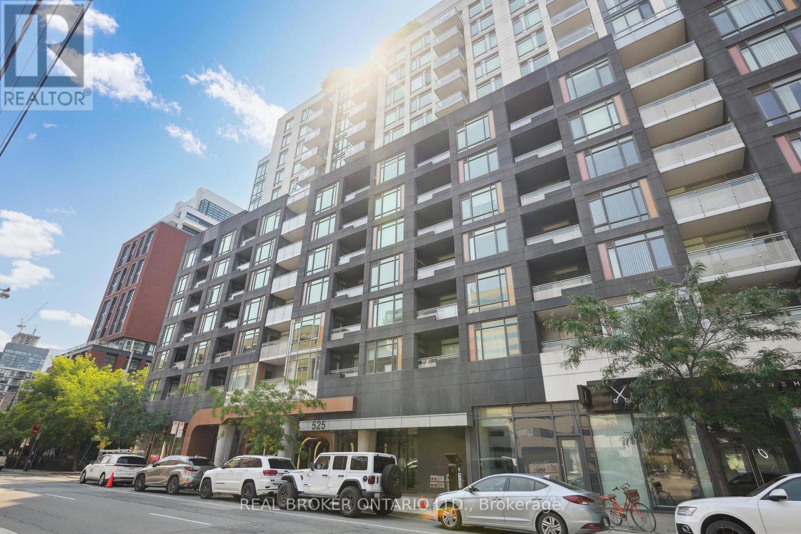 215 - 525 ADELAIDE STREET W