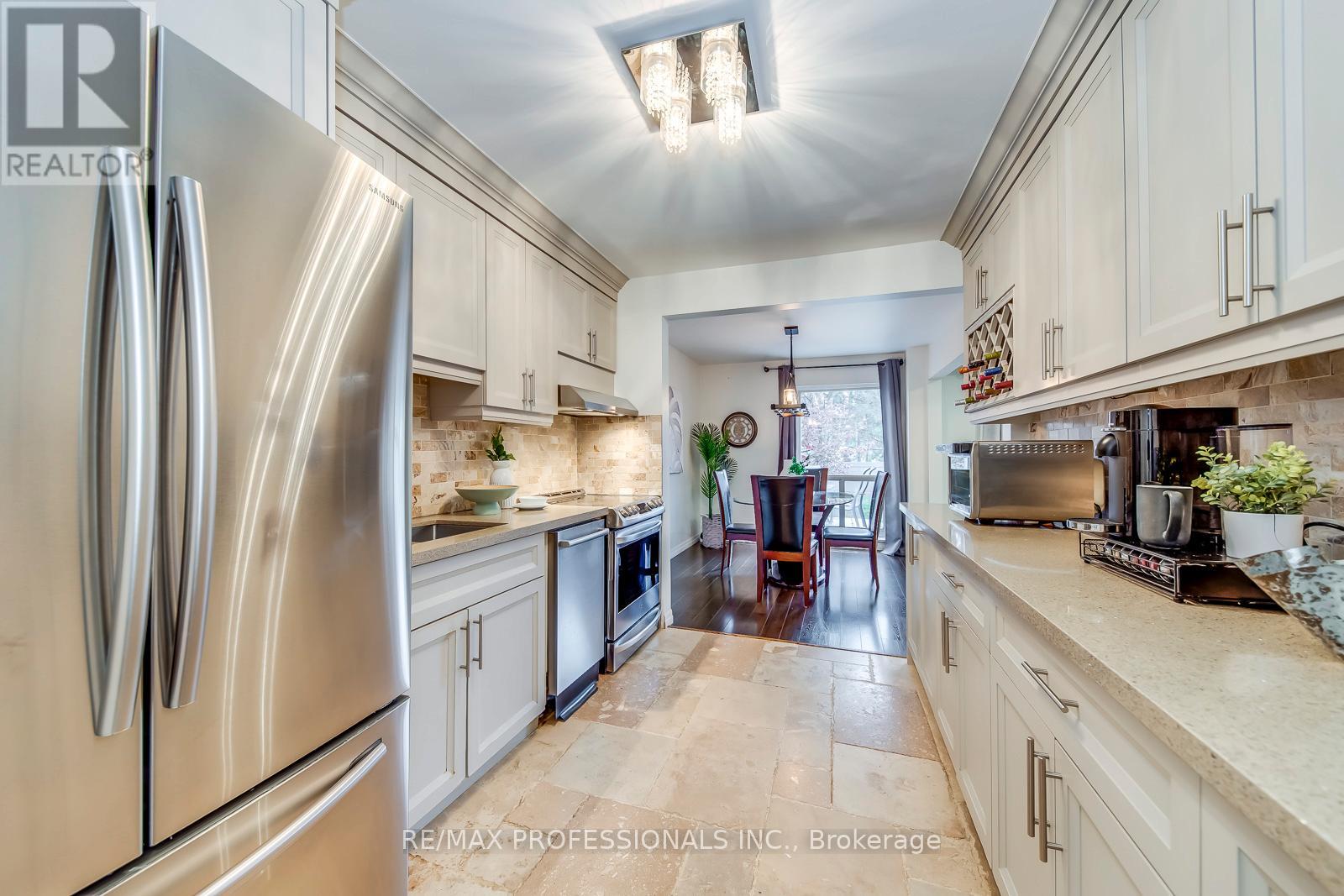 51 - 4345 BLOOR STREET W