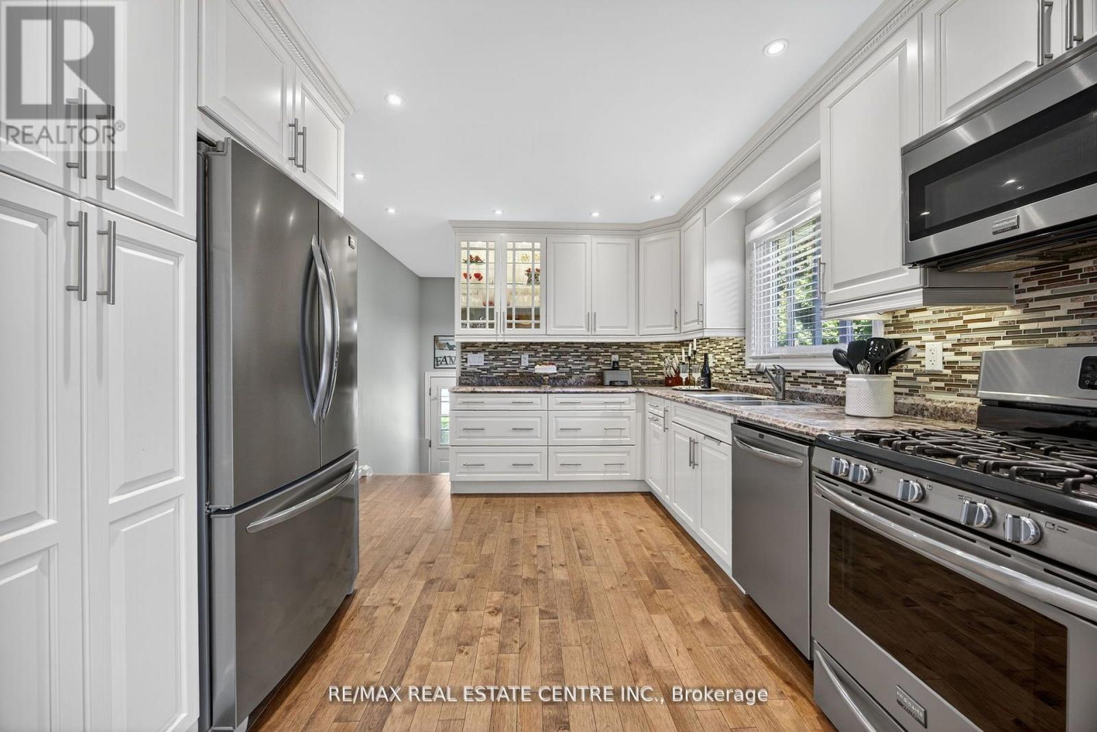 3047 SANDY COVE DRIVE