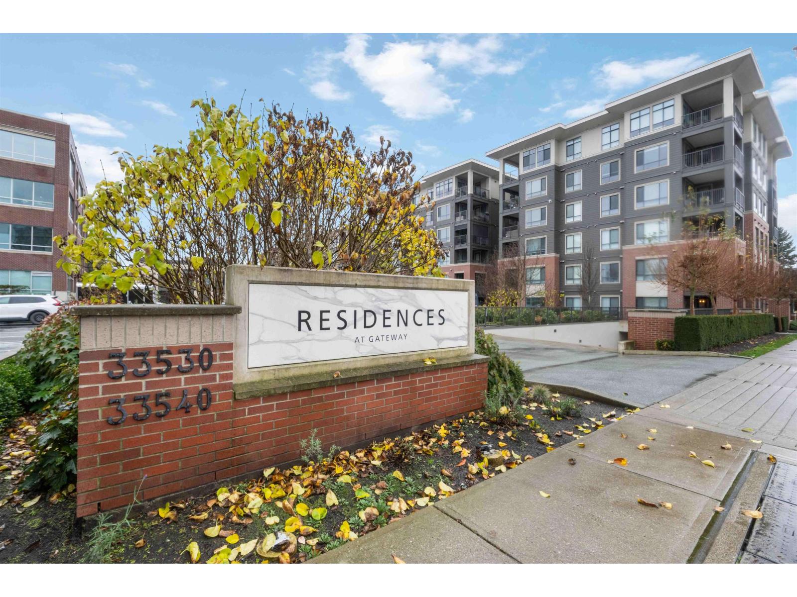 401 33540 MAYFAIR AVENUE