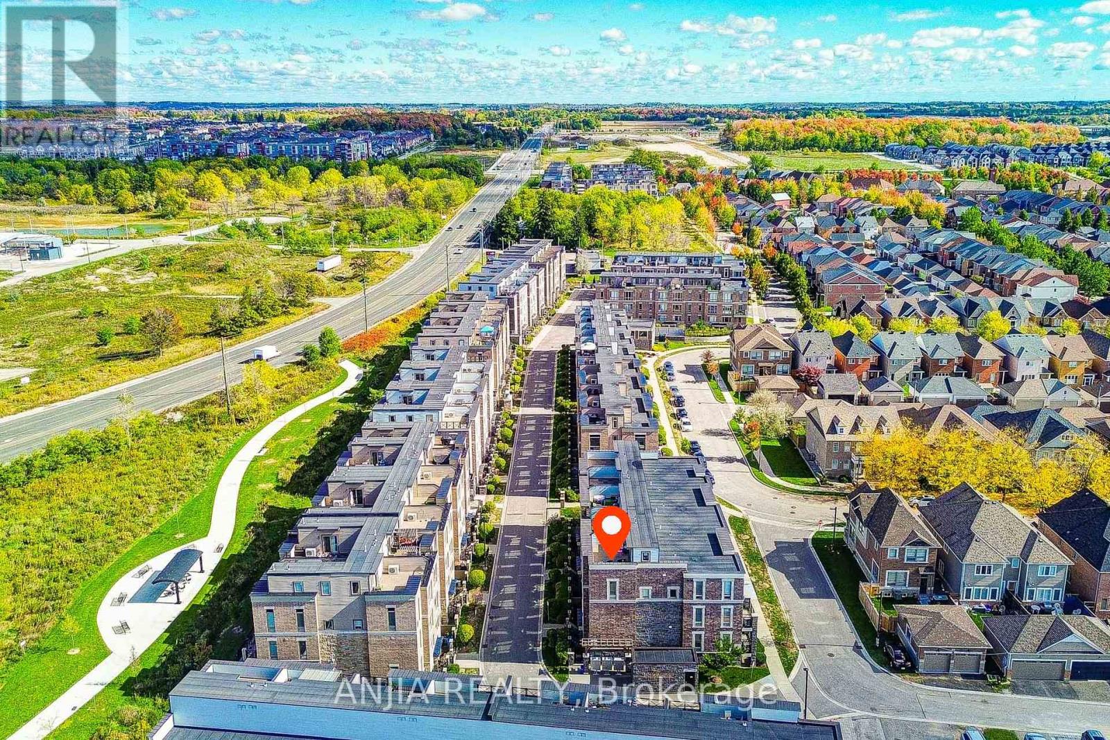 1205 - 11 DUNSHEATH WAY