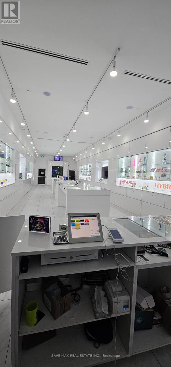 4 - 144 KENNEDY ROAD S