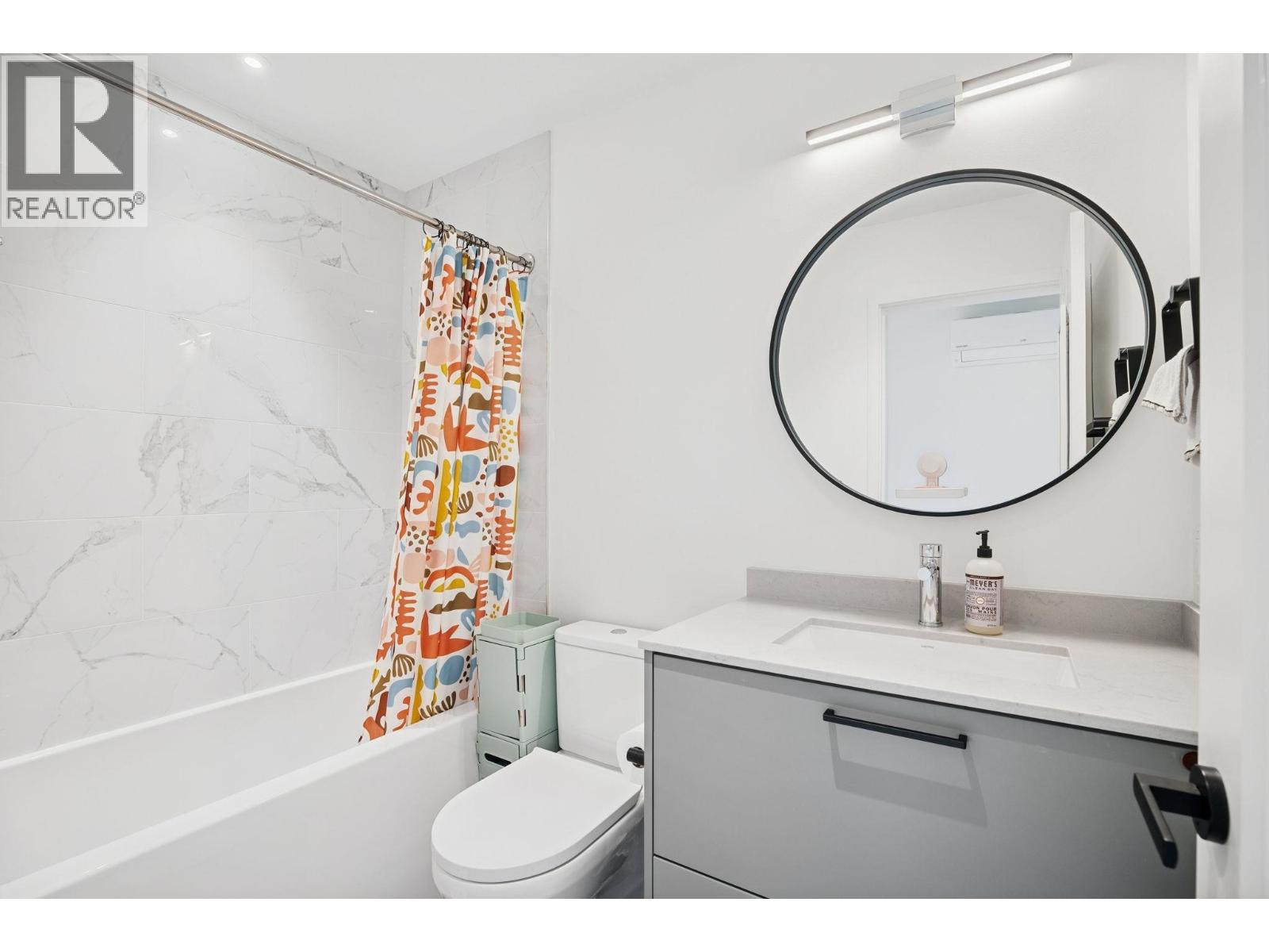 202 606 FOSTER AVENUE