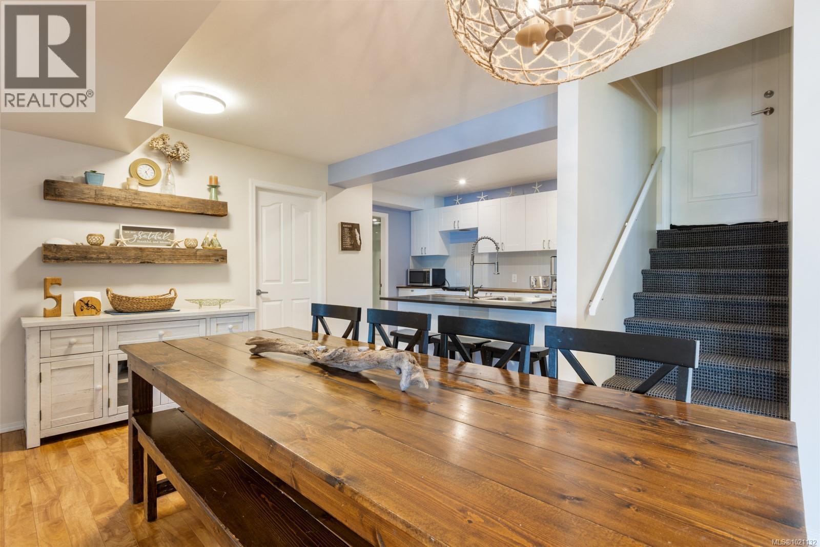 6800 Buckley Bay Frontage Rd