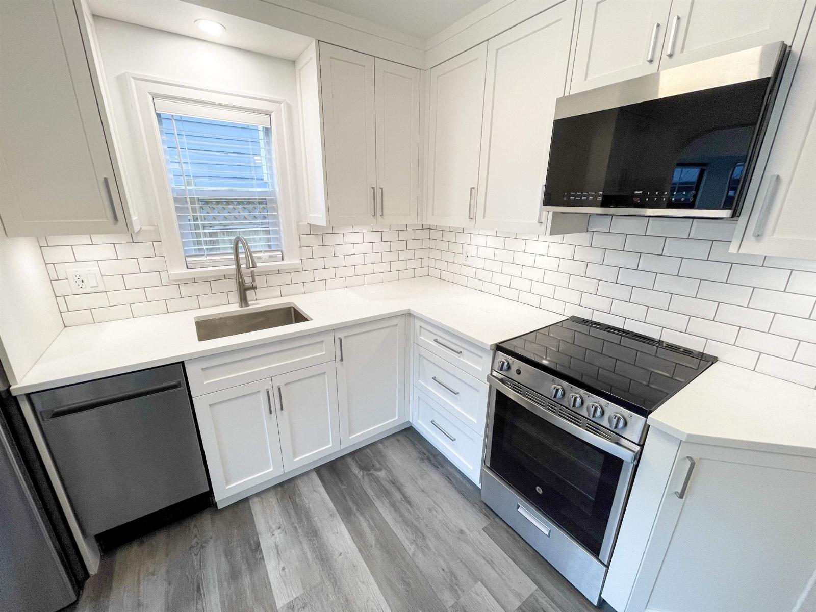 298 HEMLOCK STREET, Cultus Lake North