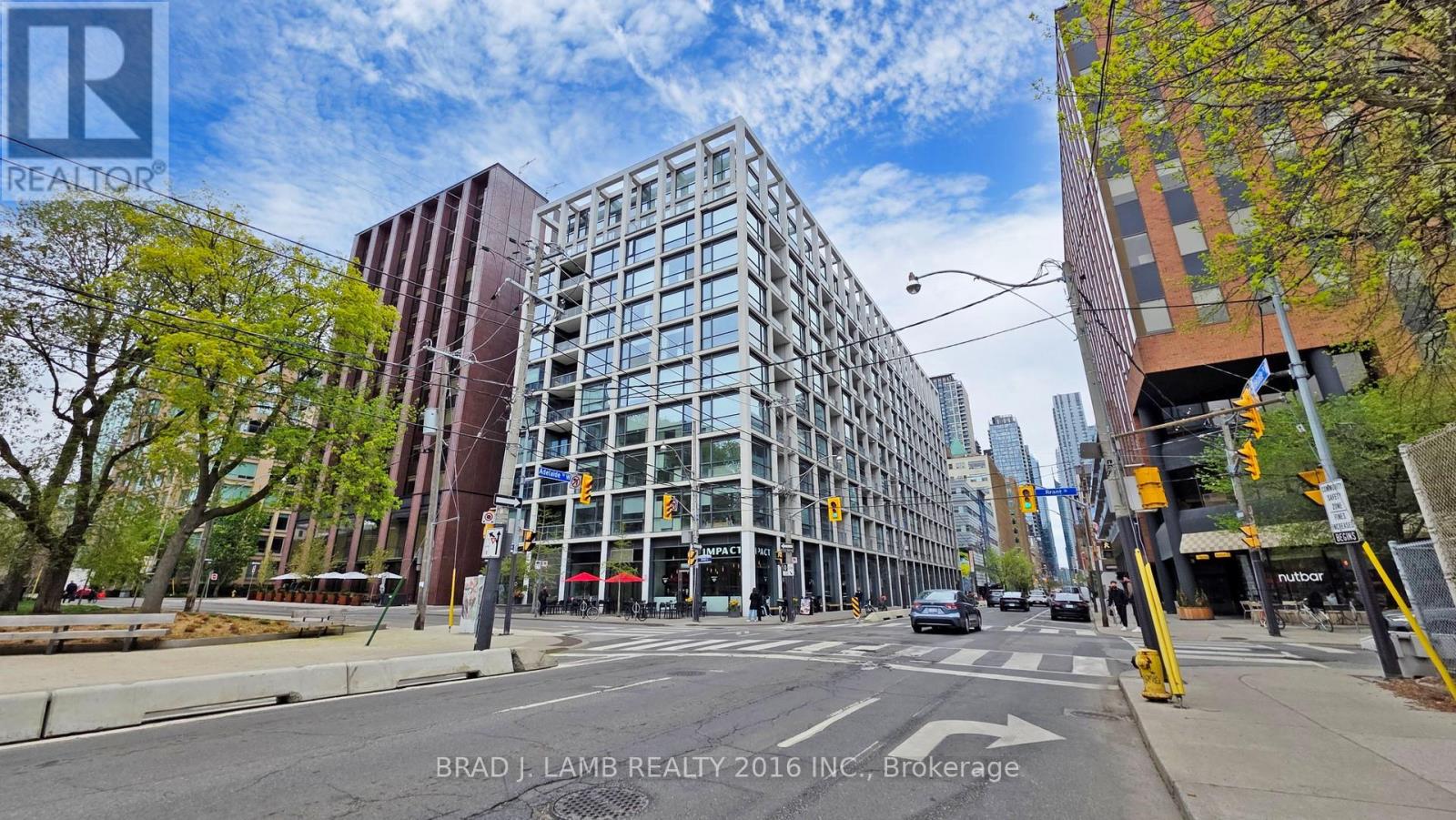 518 - 39 BRANT STREET W