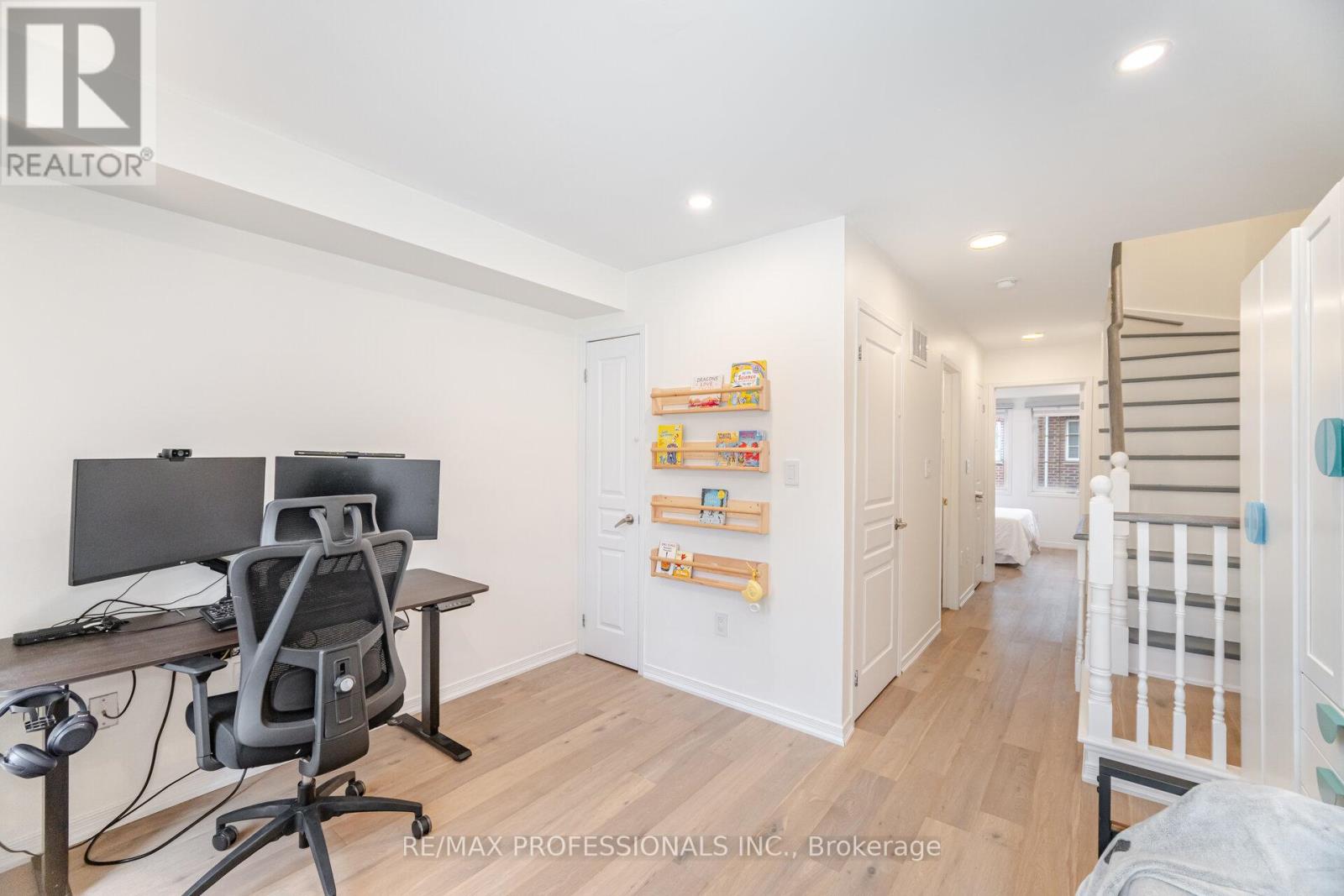 51 - 111 THE QUEENSWAY