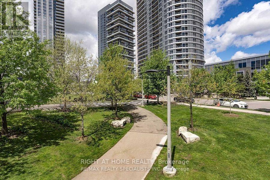 609 - 151 VILLAGE GREEN SQUARE