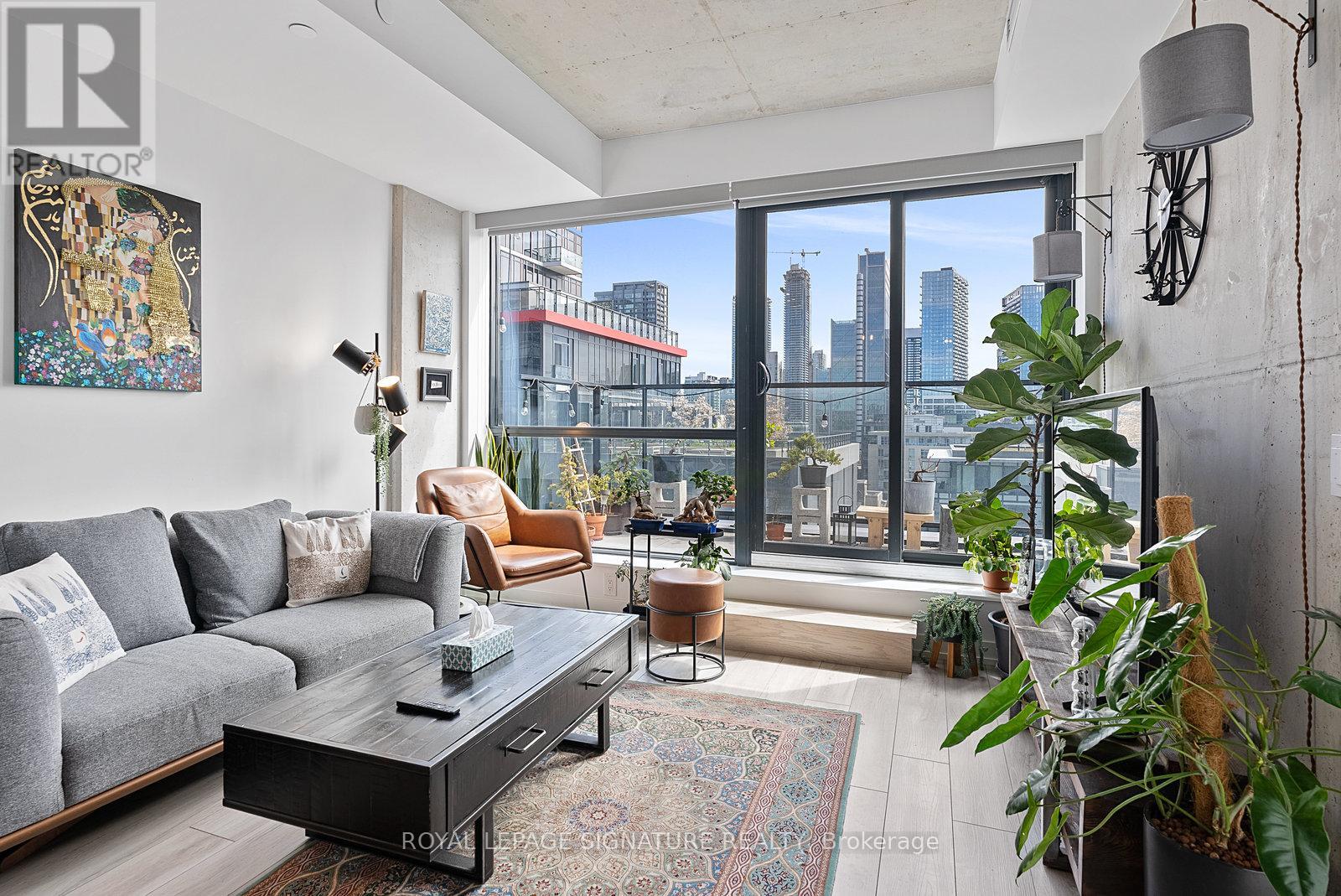 1203 - 458 RICHMOND STREET W