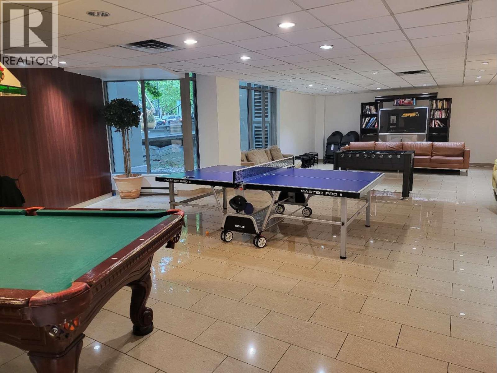 3105 1328 W PENDER STREET