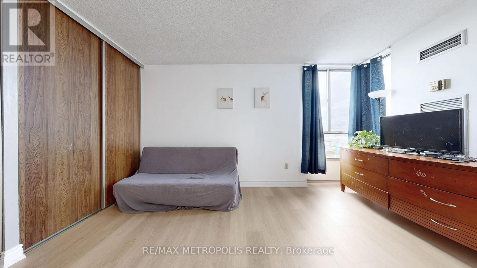 713 - 10 MARTHA EATON WAY