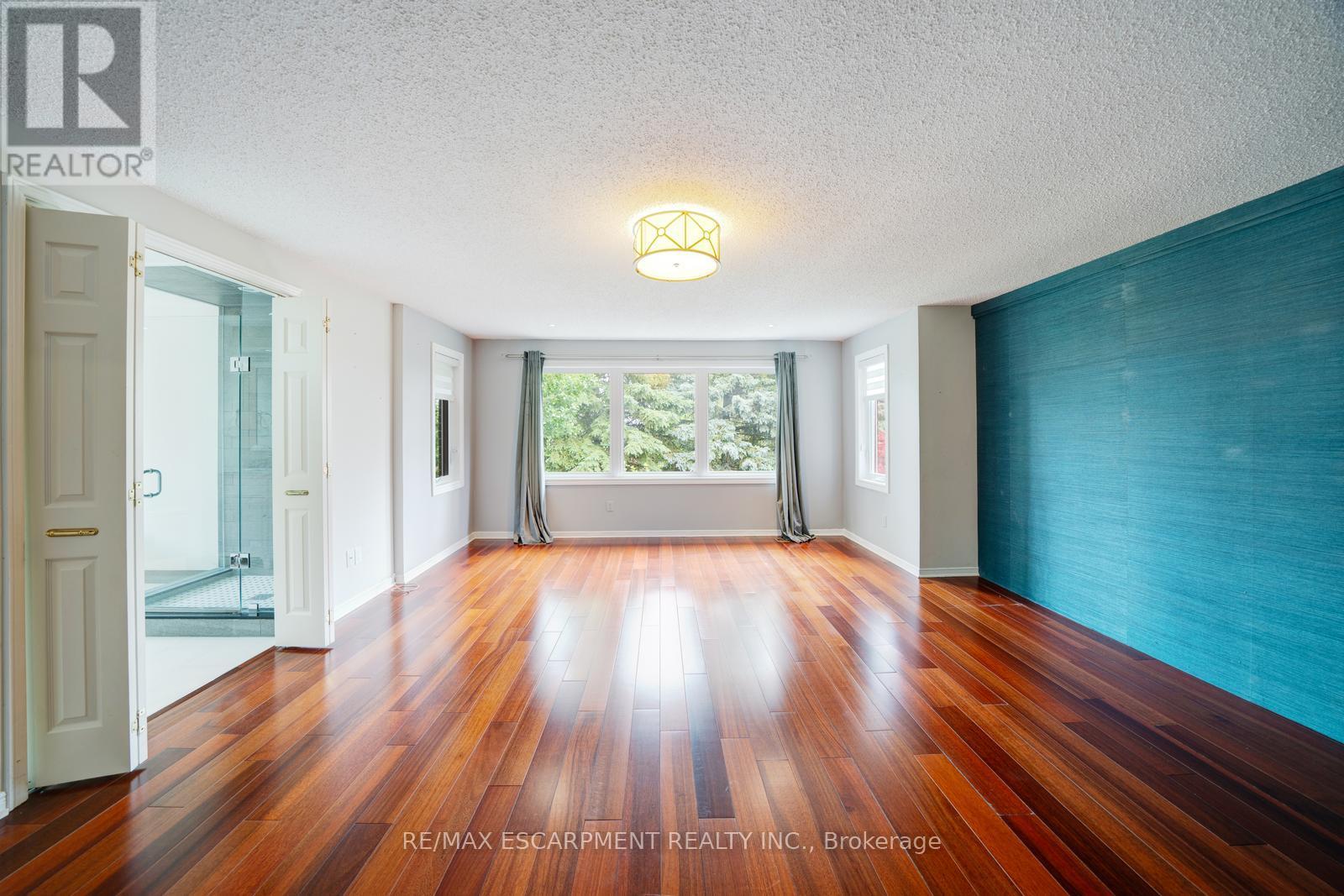 102 CRAWFORD ROSE DRIVE