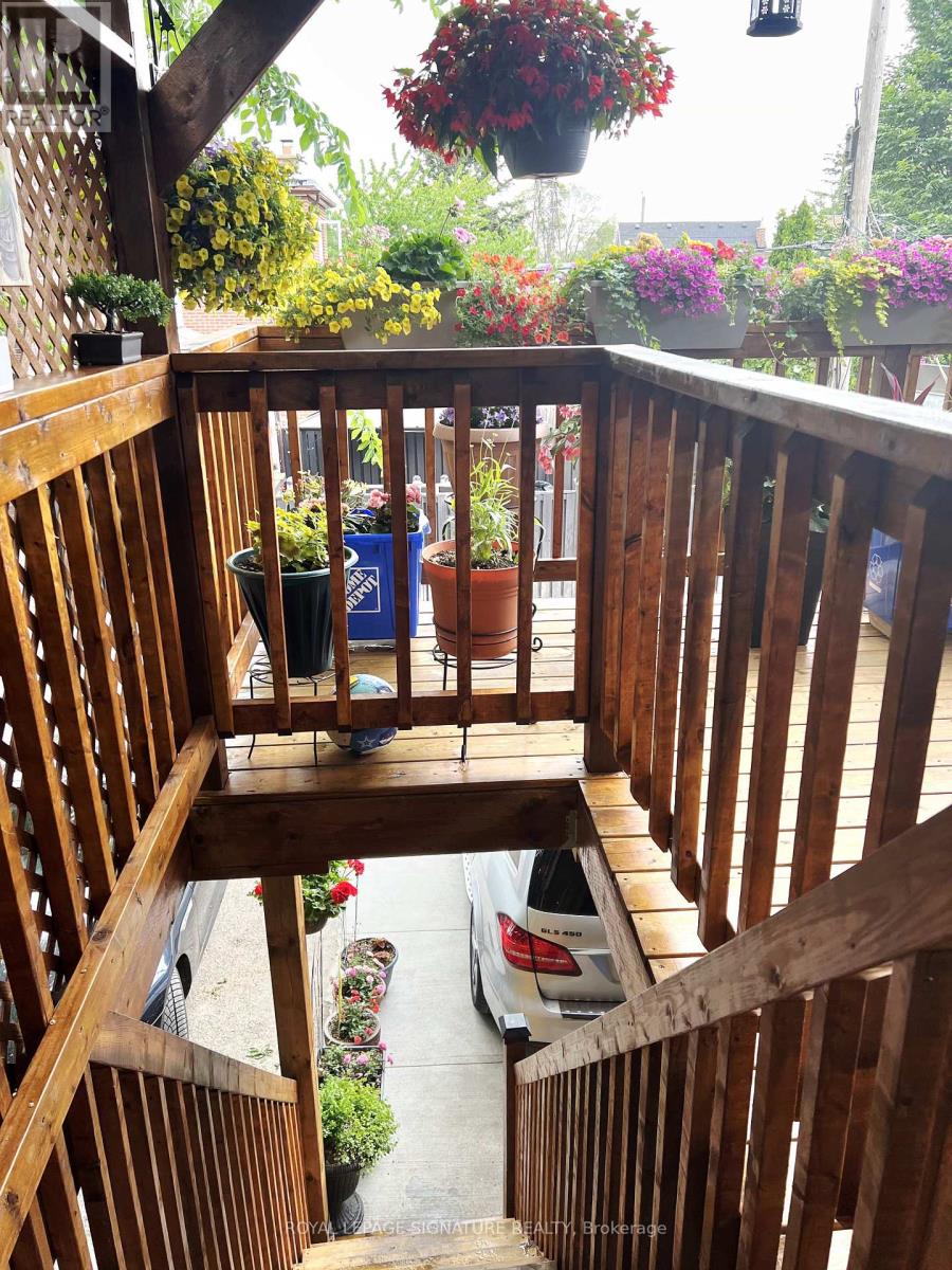 1768 ST CLAIR AVENUE W