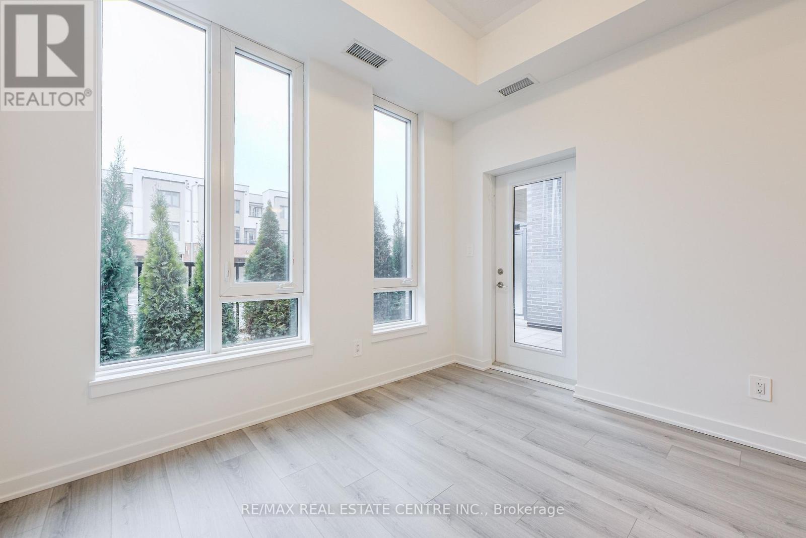 101 - 1440 CLARRIAGE COURT