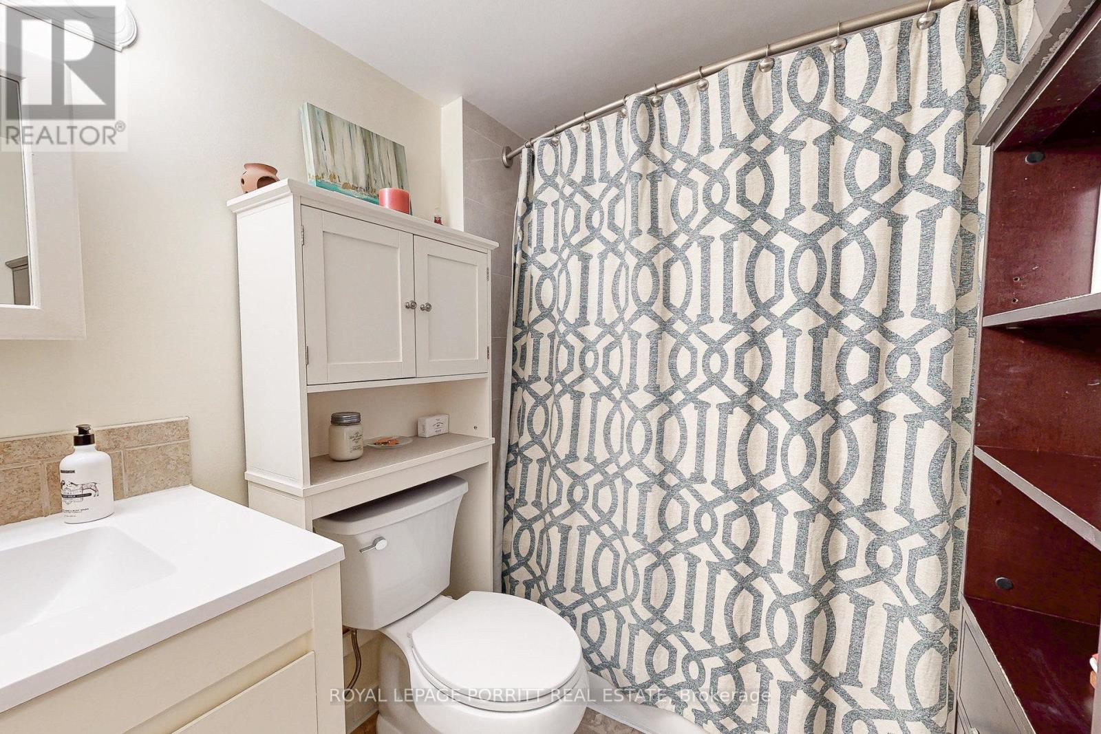 208 - 3835 LAKE SHORE BOULEVARD W