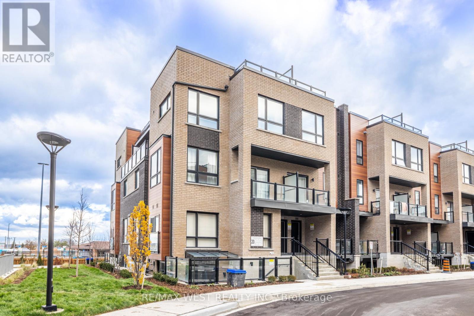 28 - 20 LYTHAM GREEN CIRCLE