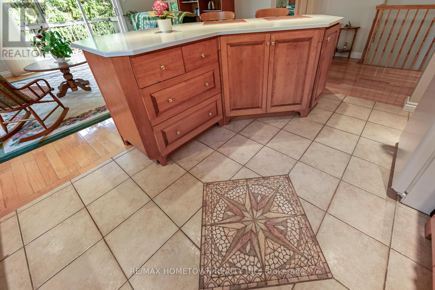 1095 BRIDLEWOOD DRIVE