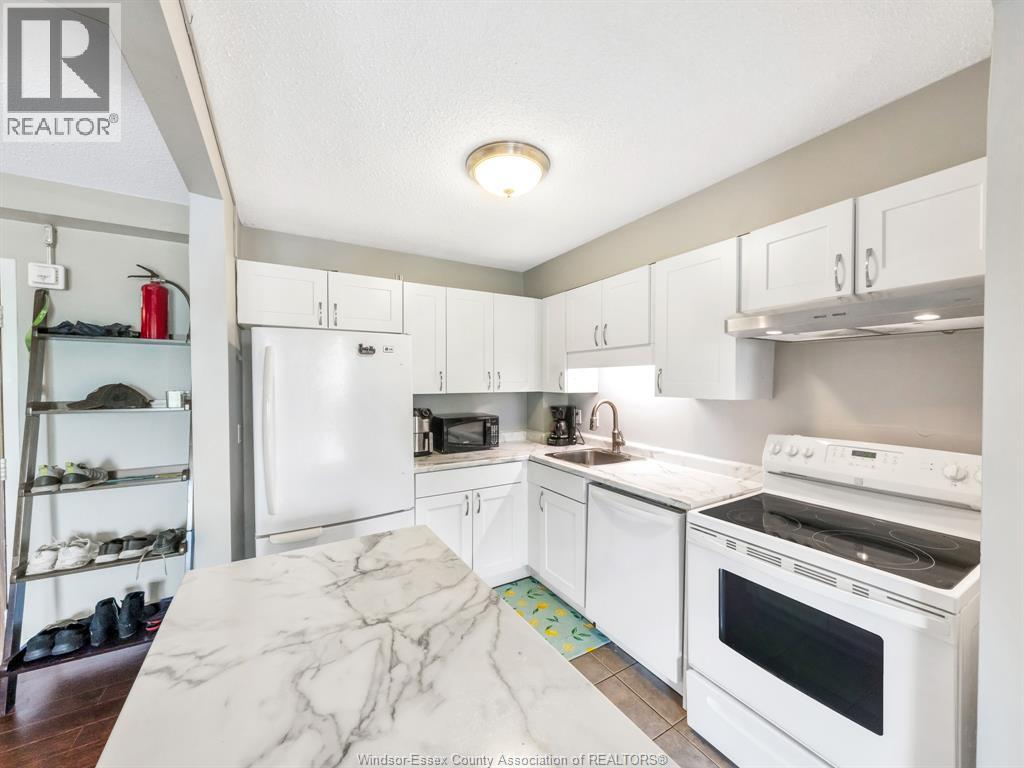 3950 WYANDOTTE East Unit# 402