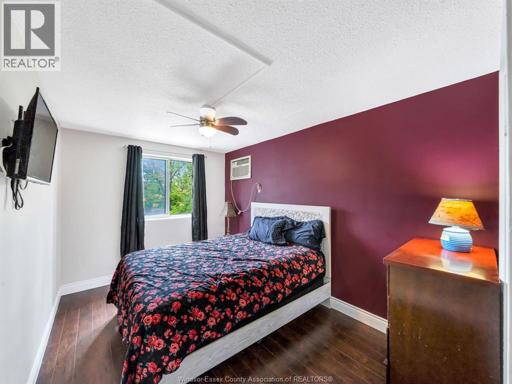 3950 WYANDOTTE East Unit# 402