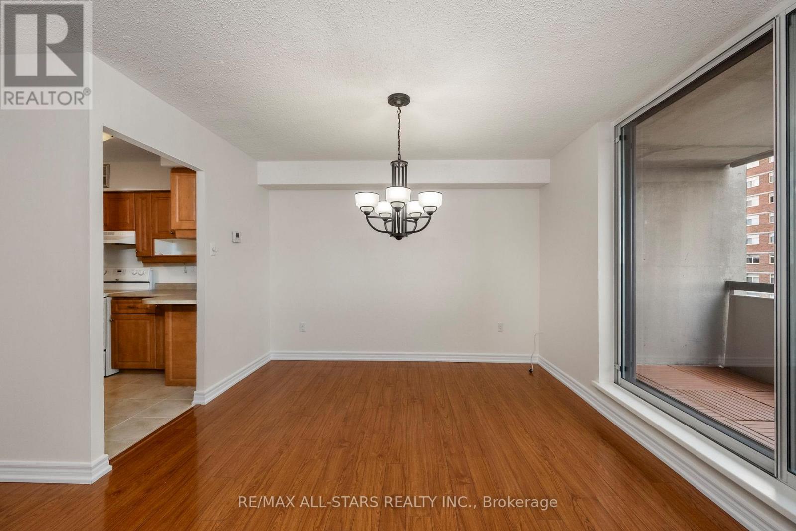 410 - 20 WILLIAM ROE BOULEVARD