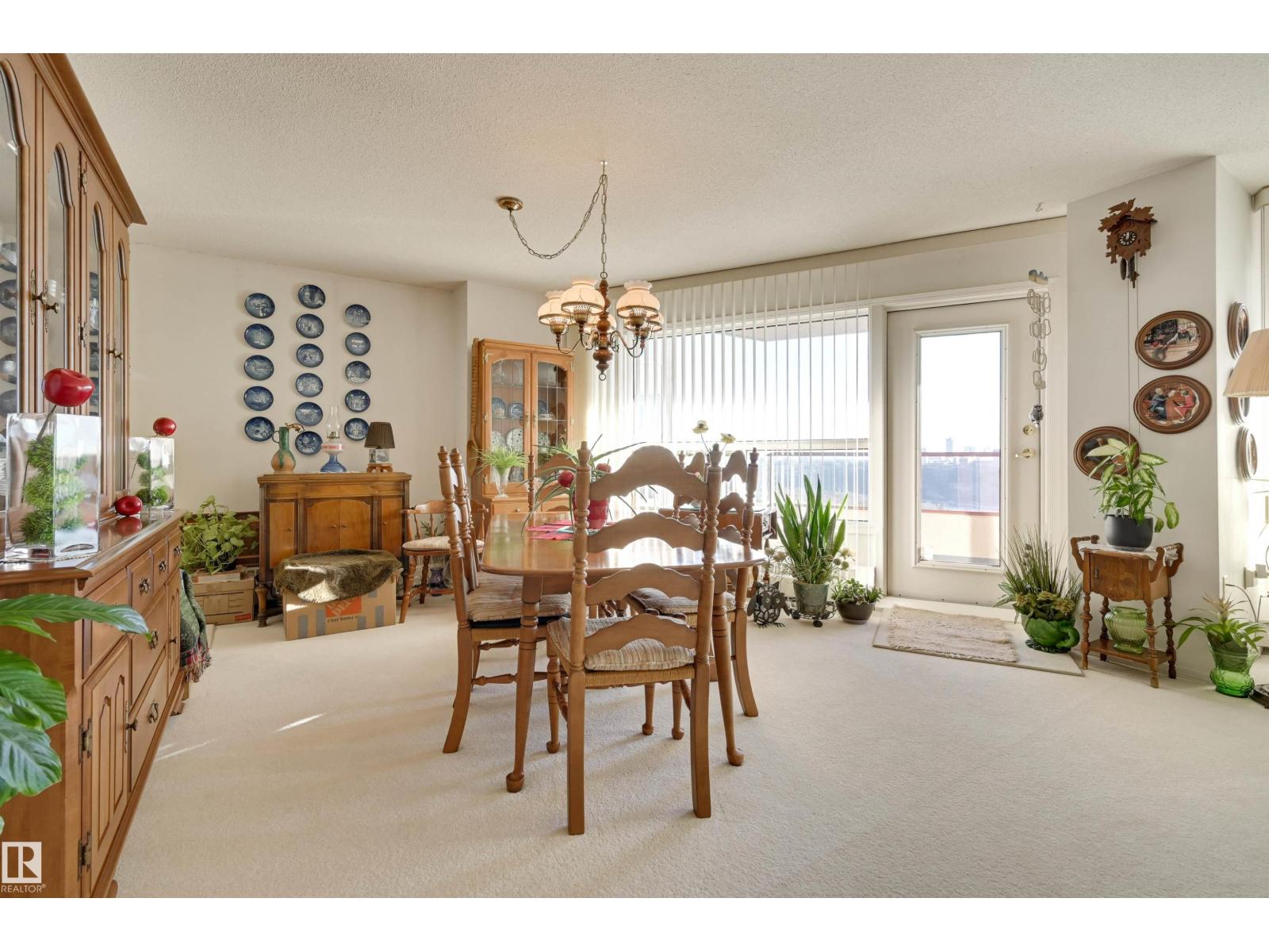 #1401 12319 JASPER AV NW