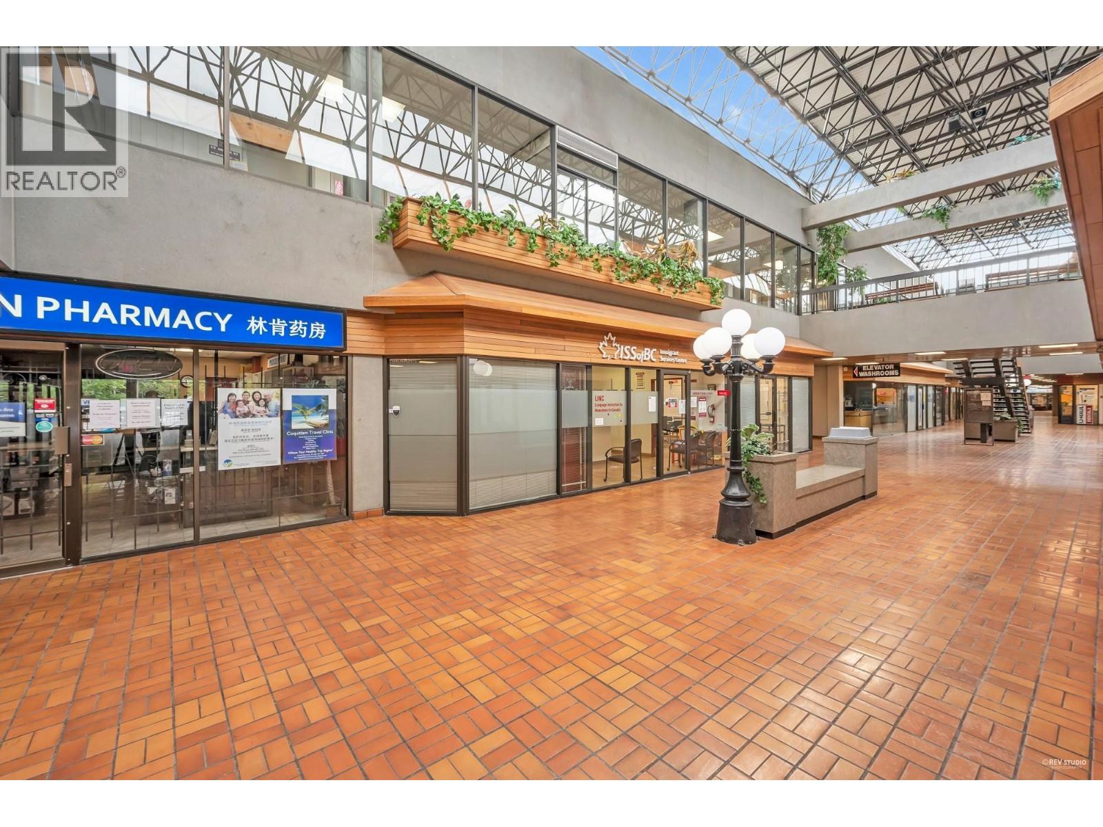 136 136A-3030 LINCOLN AVENUE