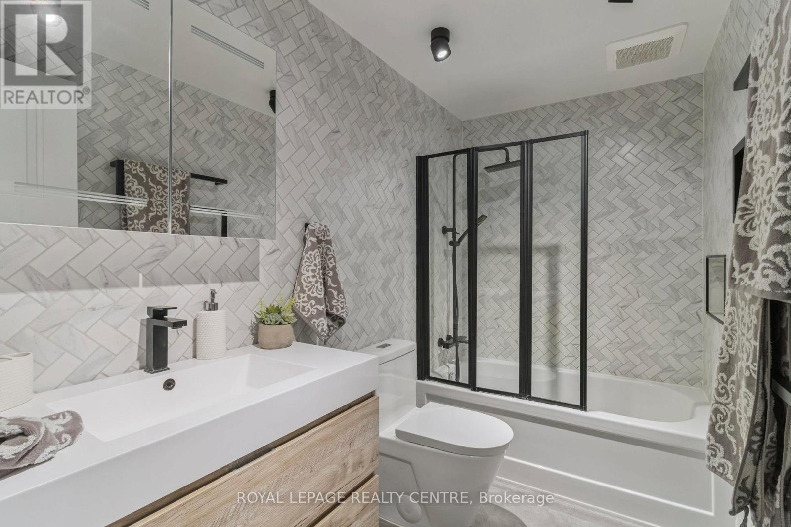 3383 TALLMAST CRESCENT