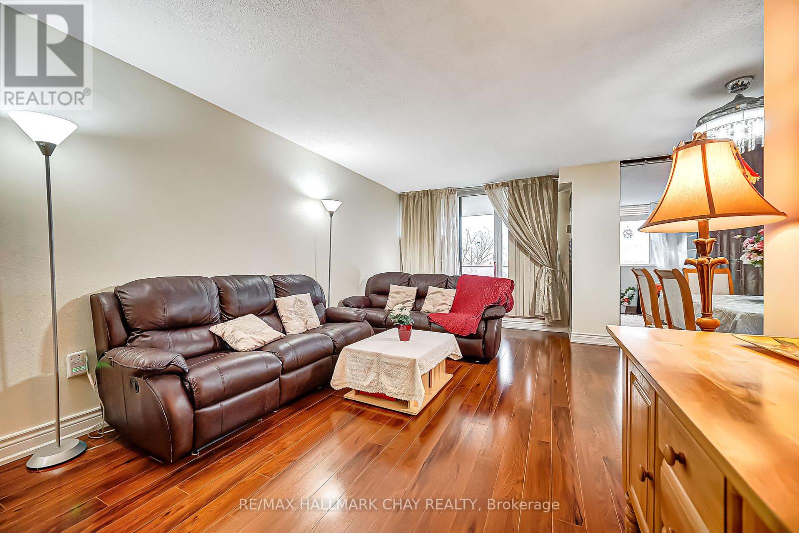 409 - 75 EMMETT AVENUE