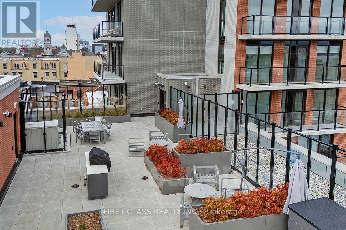 403 - 223 PRINCESS STREET