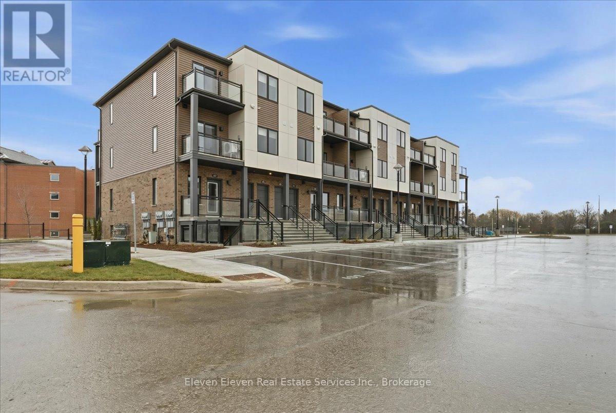 91 - 940 ST. DAVIDS STREET