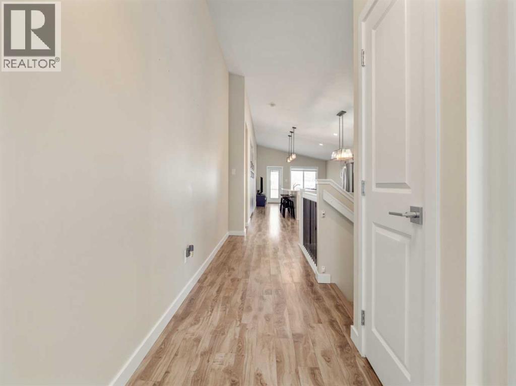 218 Grassland Boulevard W