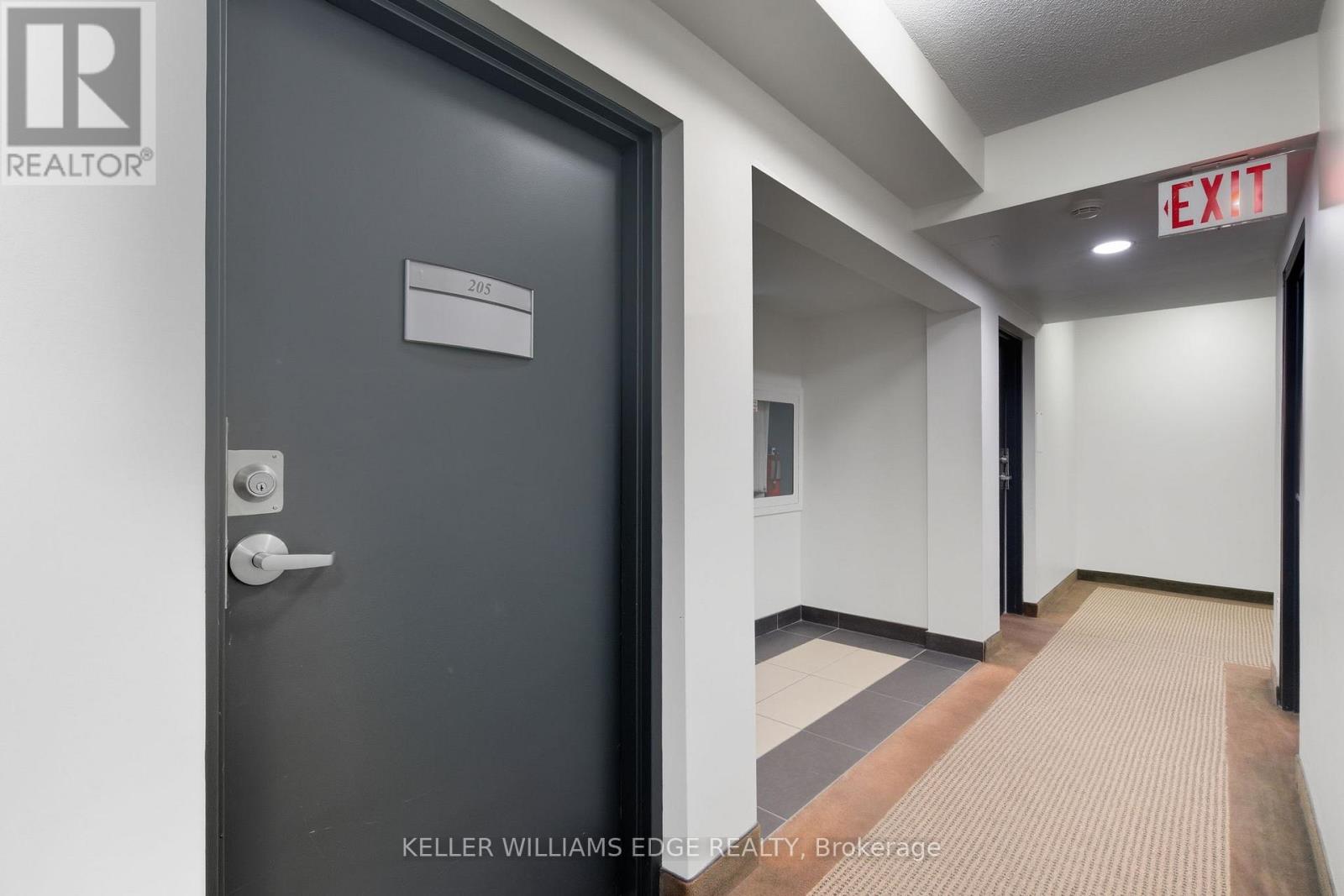 205 - 17 KING STREET E