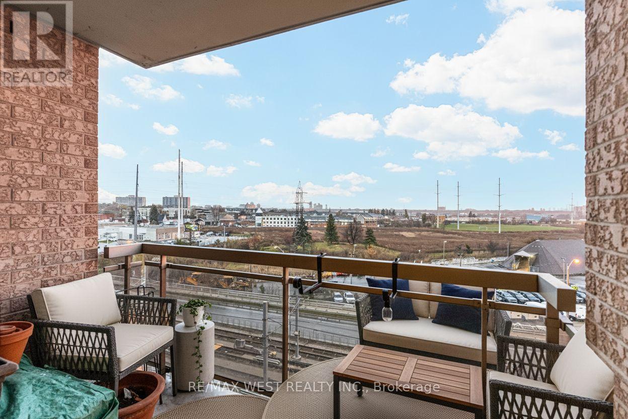 709 - 1720 EGLINTON AVENUE E