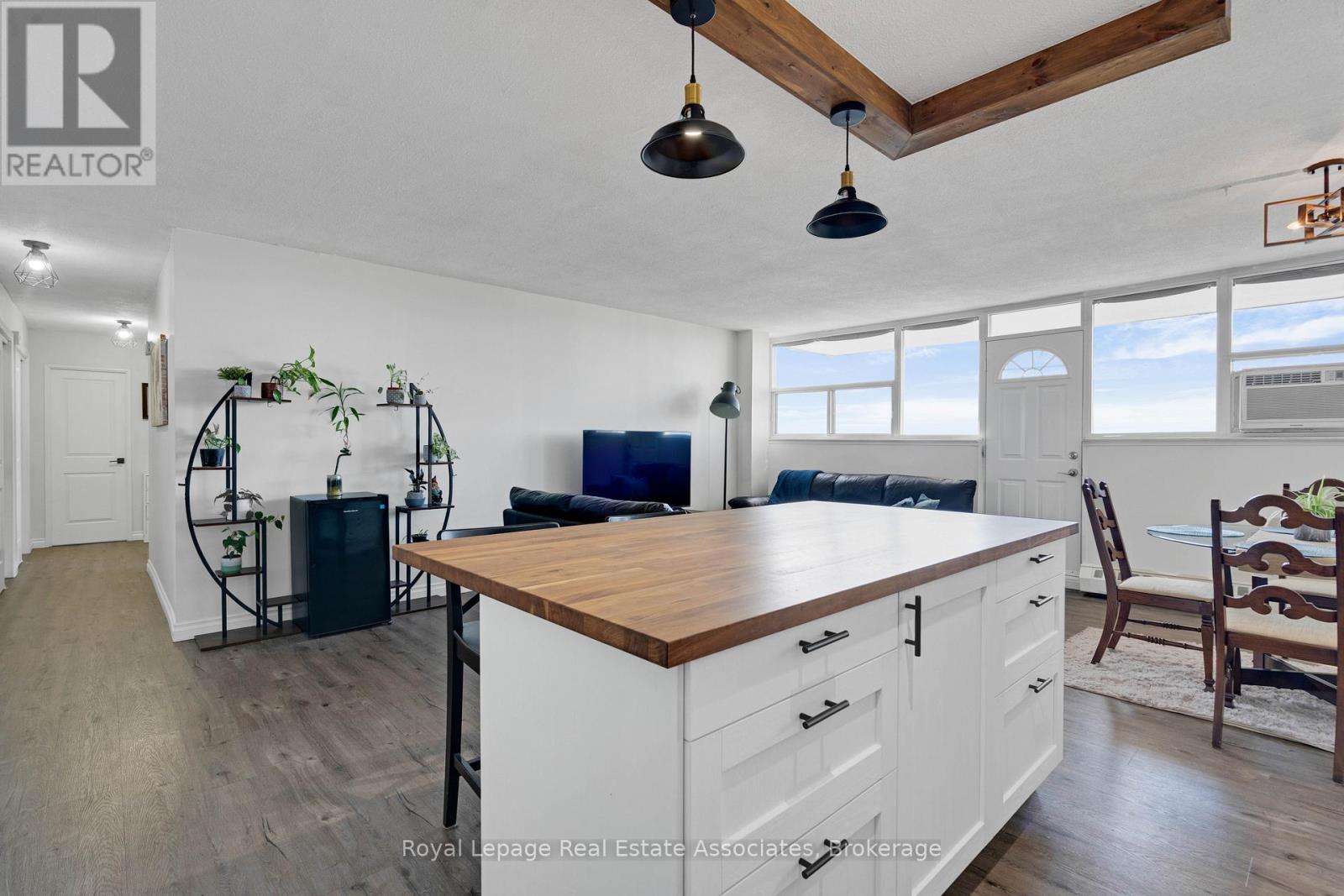 1204 - 215 GLENRIDGE AVENUE