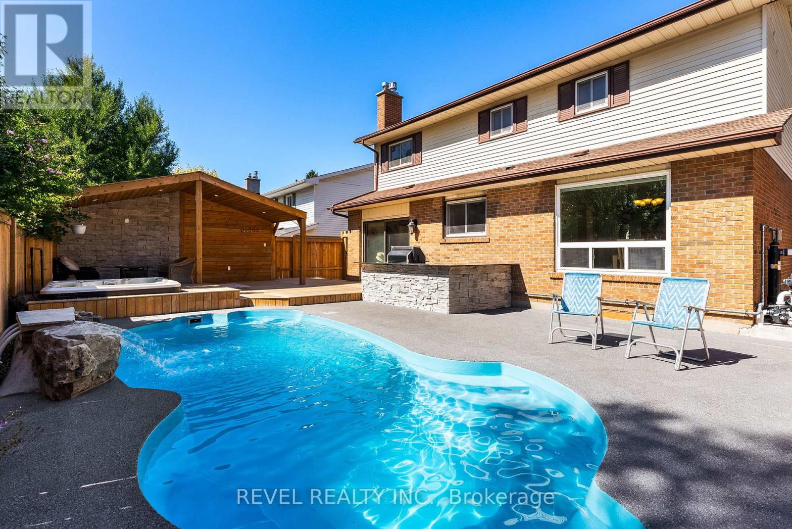 205 ONTARIO STREET E