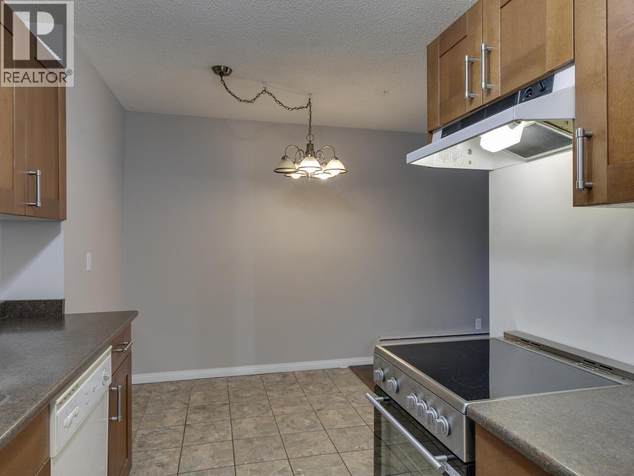 208 275 W 2ND STREET