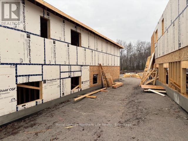 24 MEADOW WOOD COURT