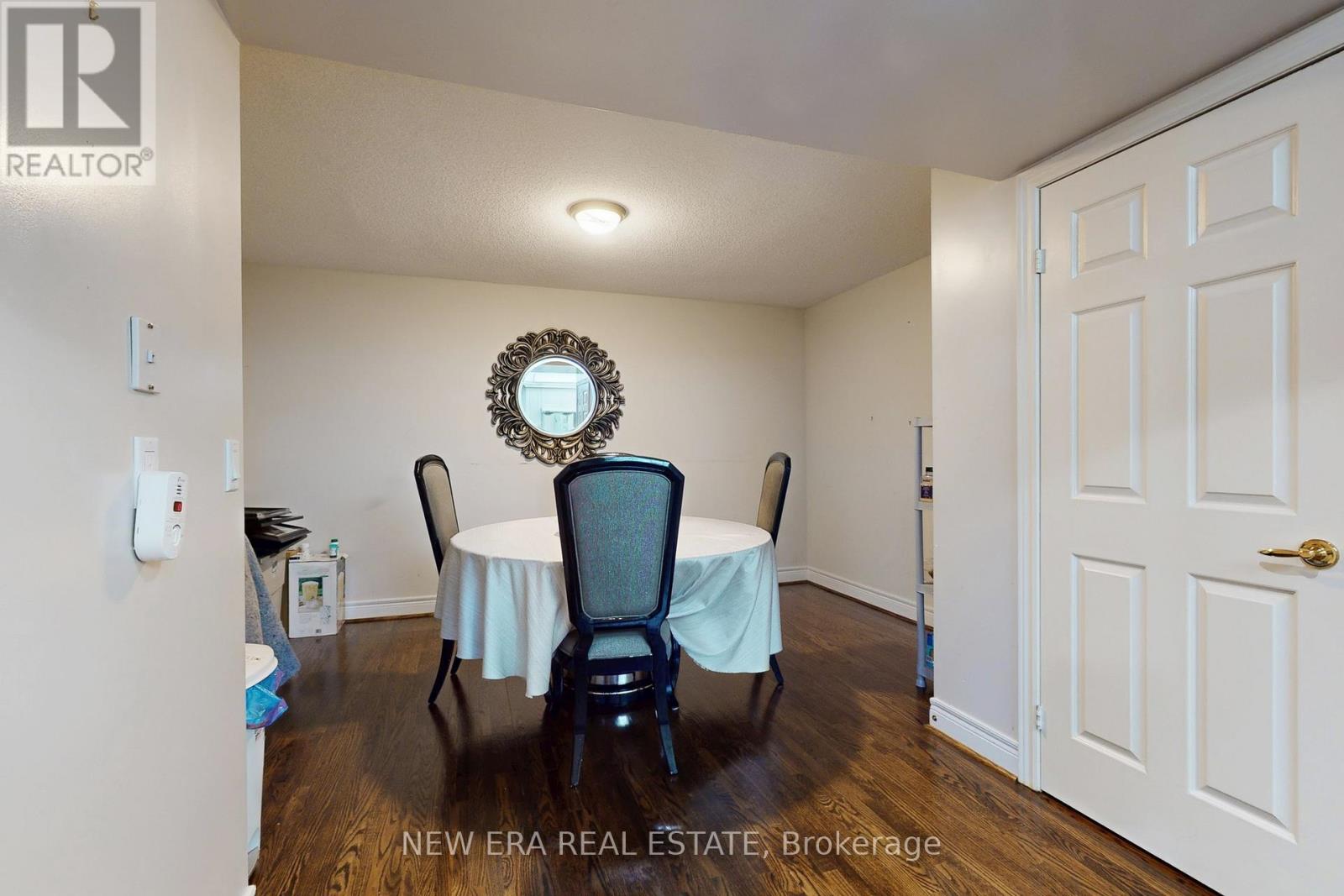 511 - 89 SKYMARK DRIVE